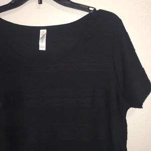 Black Lularoe Classic Tee EUC